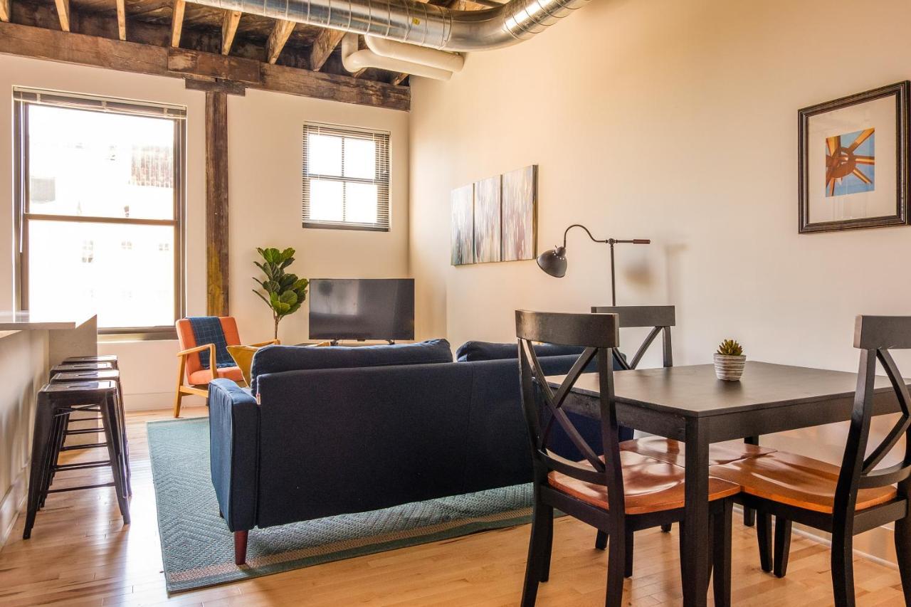 Ferienwohnung Frontdesk Maxwell Lofts Milwaukee Walker'S Point Exterior foto